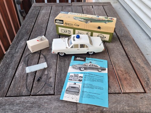 Schuco alarm car - car, mit